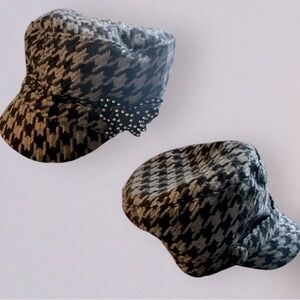 Stylish Houndstooth Cap with Bow Accent